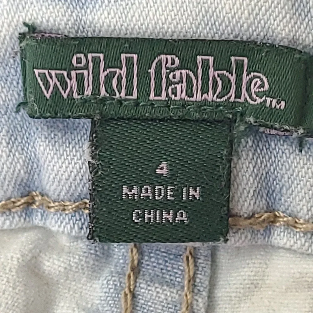Wild Fable Jean Shorts Womens SZ 4 Light Wash High Rise Blue Button Fly Y2K